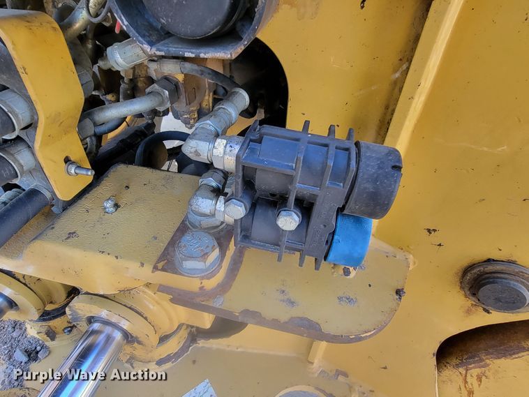 image for item LL9586 2005 Caterpillar 420D  backhoe
