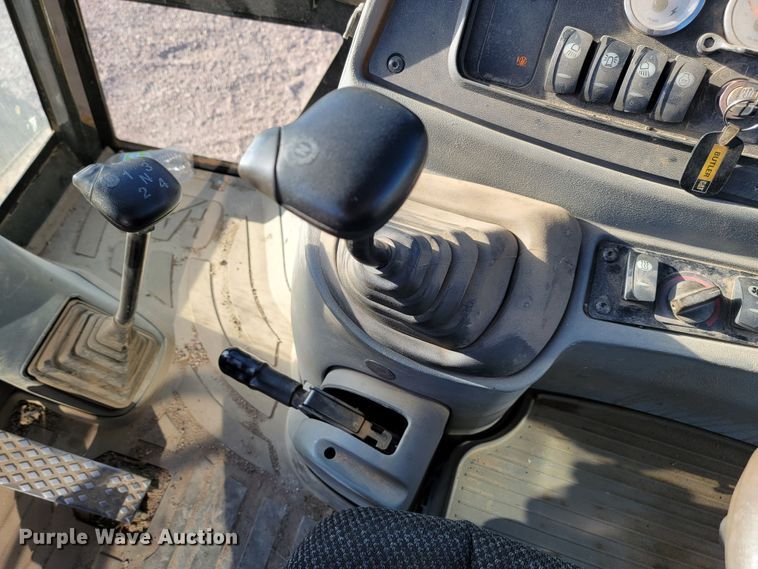 image for item LL9586 2005 Caterpillar 420D  backhoe