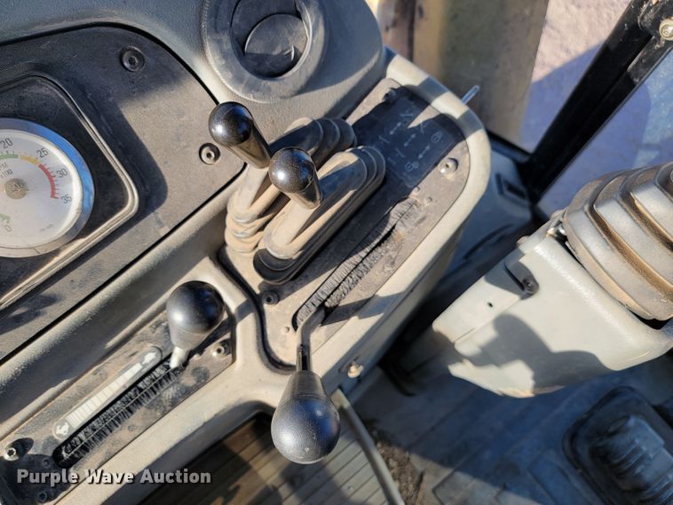 image for item LL9586 2005 Caterpillar 420D  backhoe