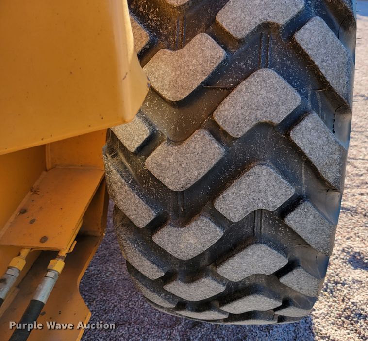 image for item LL9587 1998 Case 721B  wheel loader