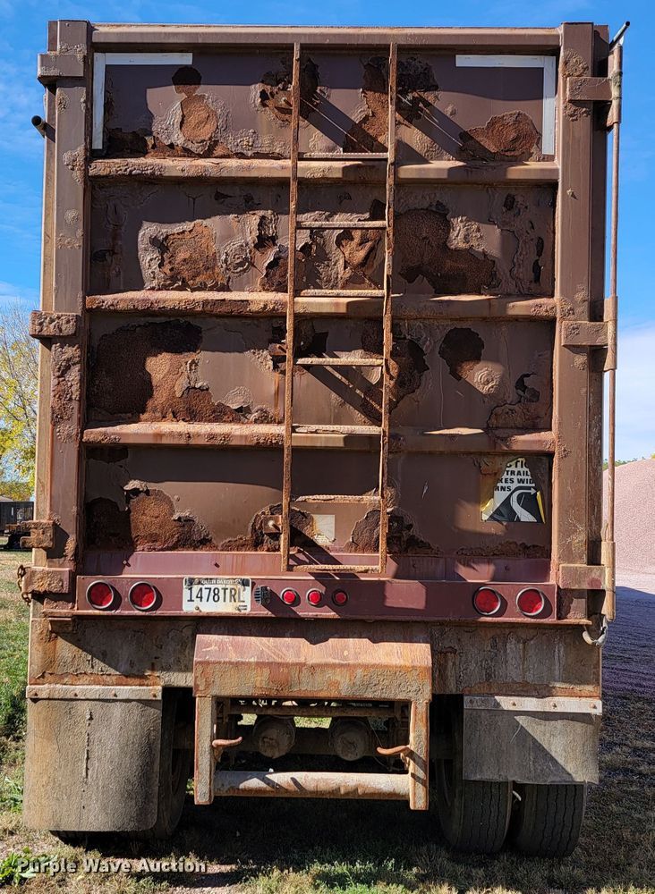 image for item LL9612 2010 Spectec SW048106102  walking floor trailer