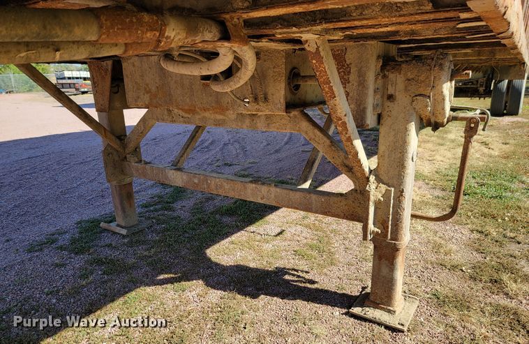 image for item LL9612 2010 Spectec SW048106102  walking floor trailer