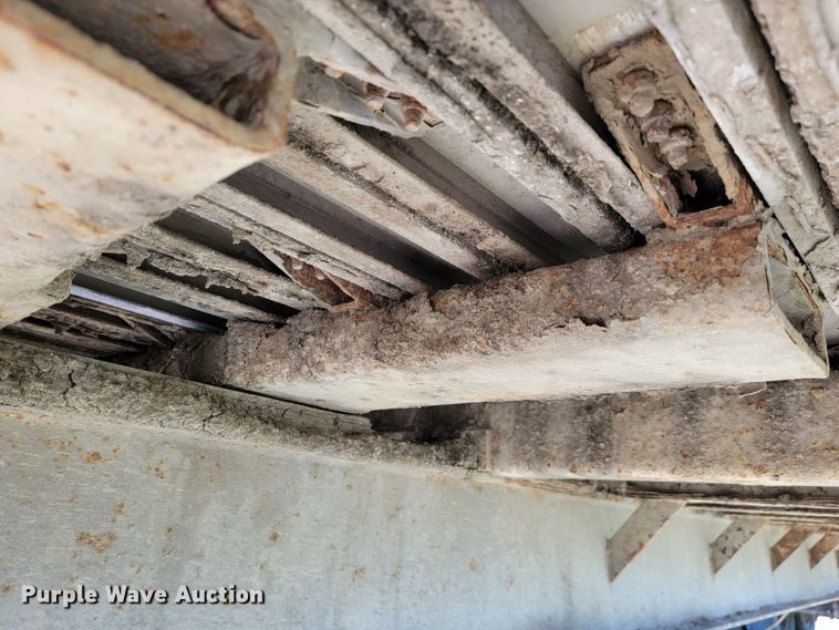 image for item LL9612 2010 Spectec SW048106102  walking floor trailer