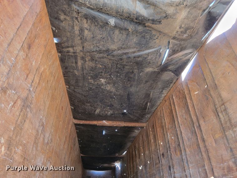 image for item LL9612 2010 Spectec SW048106102  walking floor trailer