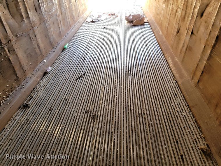 image for item LL9612 2010 Spectec SW048106102  walking floor trailer