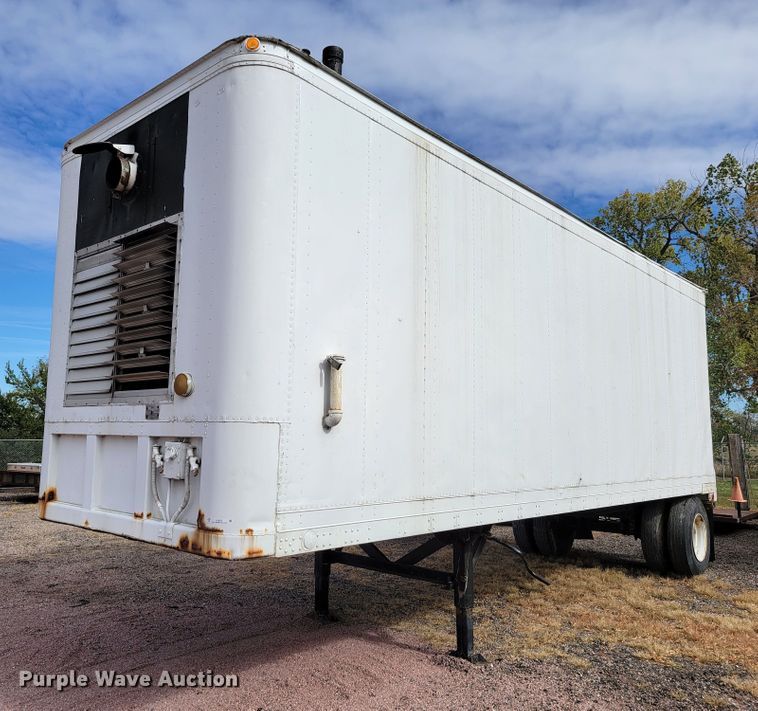 image for item LL9613 1984 Fruehauf FBB8-FL1-28-W4-06  dry van trailer