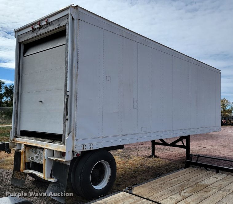 image for item LL9613 1984 Fruehauf FBB8-FL1-28-W4-06  dry van trailer