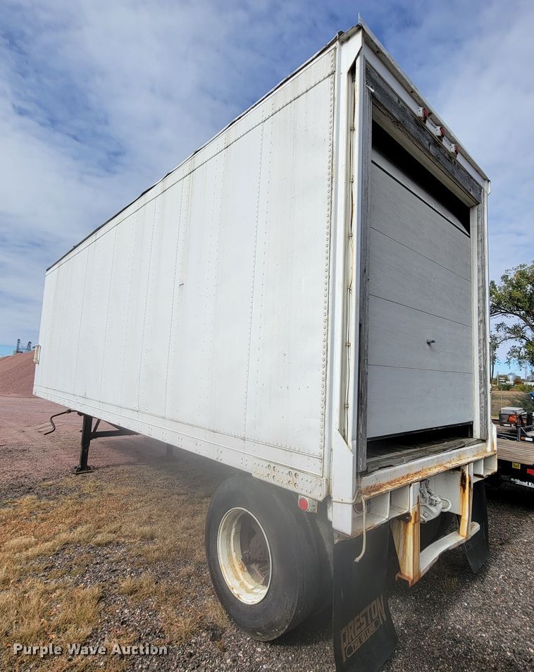 image for item LL9613 1984 Fruehauf FBB8-FL1-28-W4-06  dry van trailer