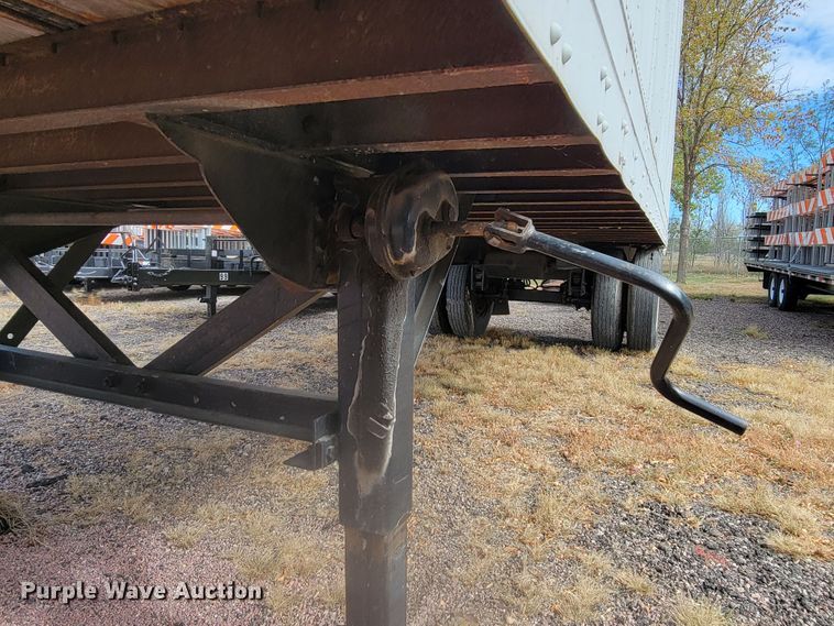 image for item LL9613 1984 Fruehauf FBB8-FL1-28-W4-06  dry van trailer