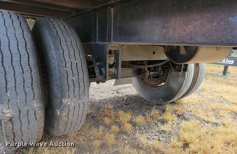 image for item LL9613 1984 Fruehauf FBB8-FL1-28-W4-06  dry van trailer