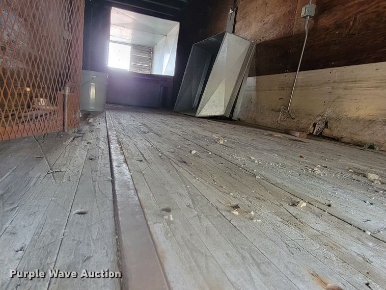 image for item LL9613 1984 Fruehauf FBB8-FL1-28-W4-06  dry van trailer