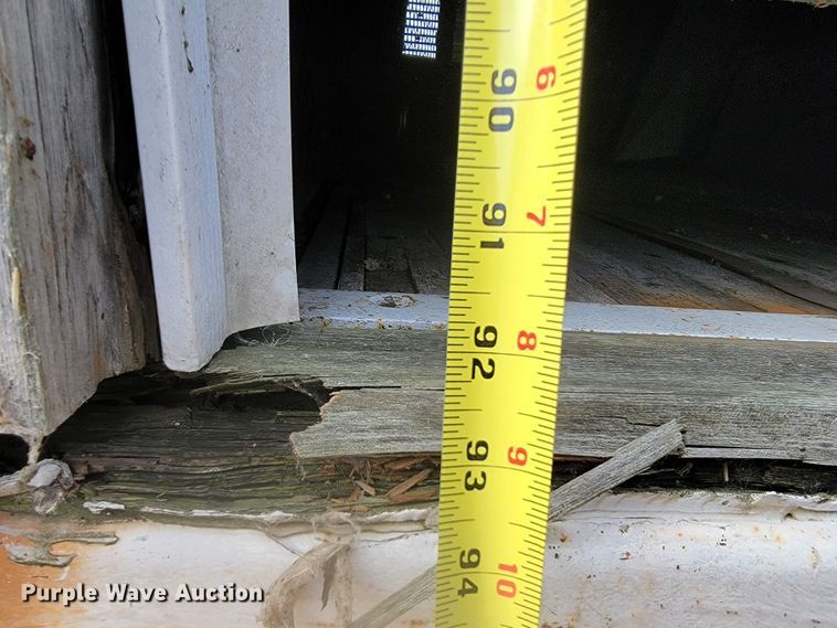 image for item LL9613 1984 Fruehauf FBB8-FL1-28-W4-06  dry van trailer