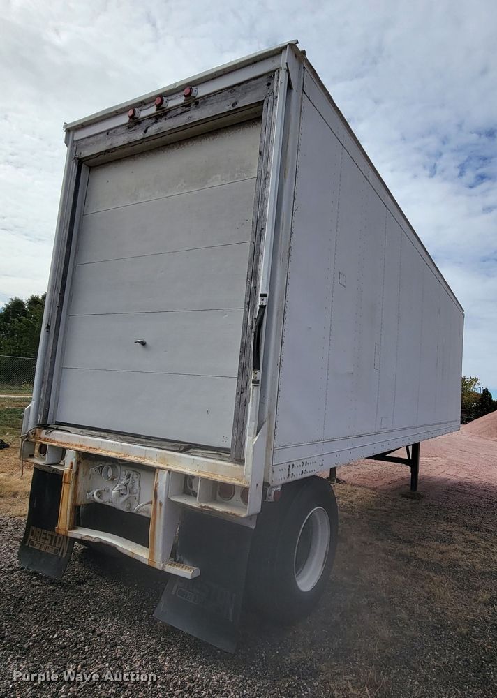 image for item LL9613 1984 Fruehauf FBB8-FL1-28-W4-06  dry van trailer