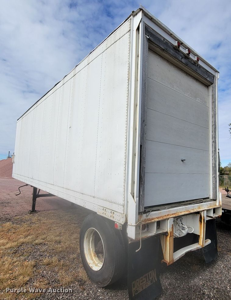image for item LL9613 1984 Fruehauf FBB8-FL1-28-W4-06  dry van trailer
