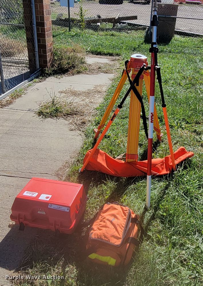 image for item LL9617 Leica TCR407  total station