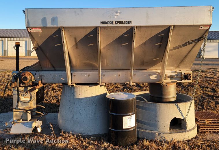 image for item LL9619 Monroe MV-120-84-56  salt spreader