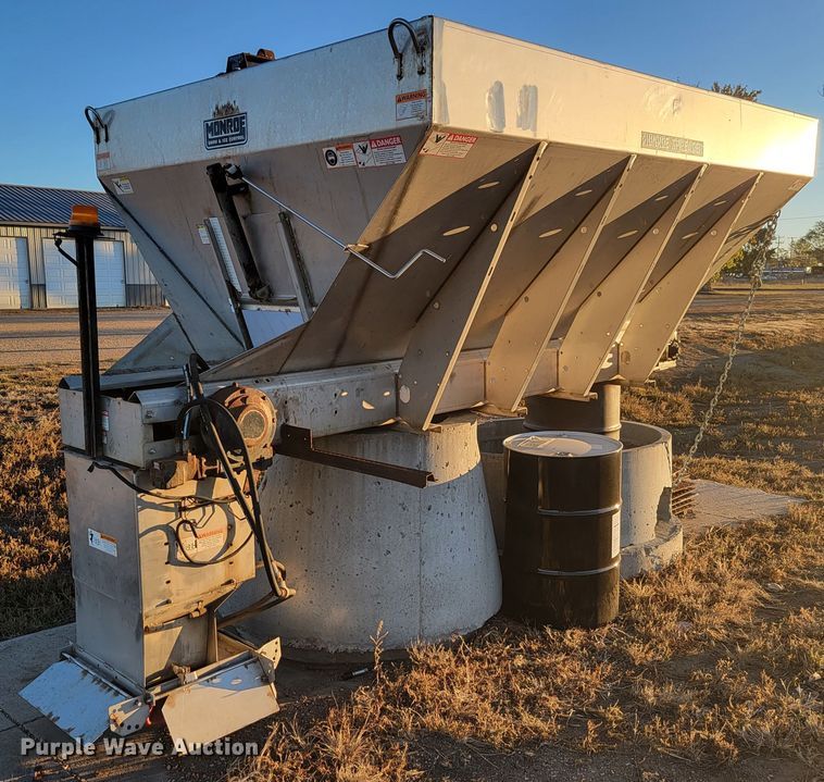 image for item LL9619 Monroe MV-120-84-56  salt spreader