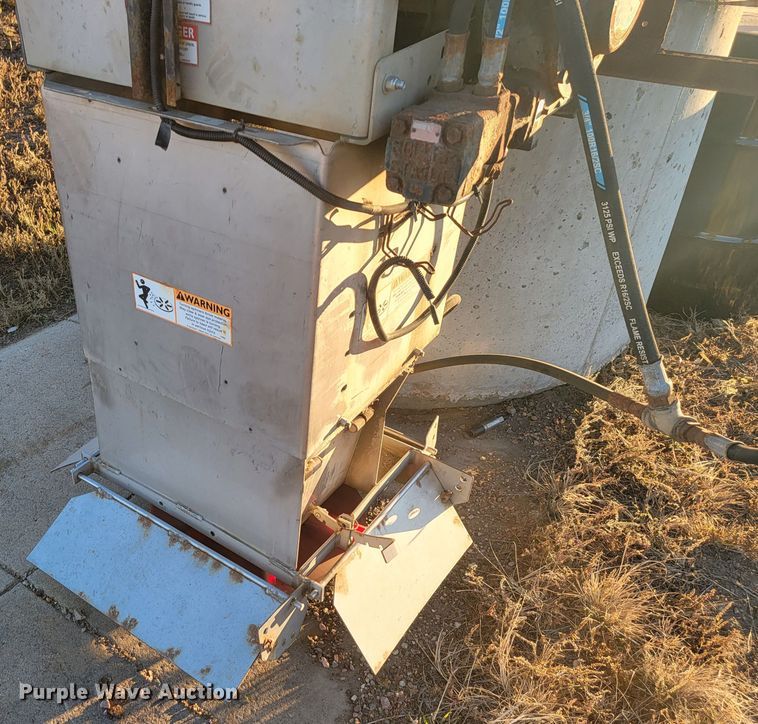 image for item LL9619 Monroe MV-120-84-56  salt spreader