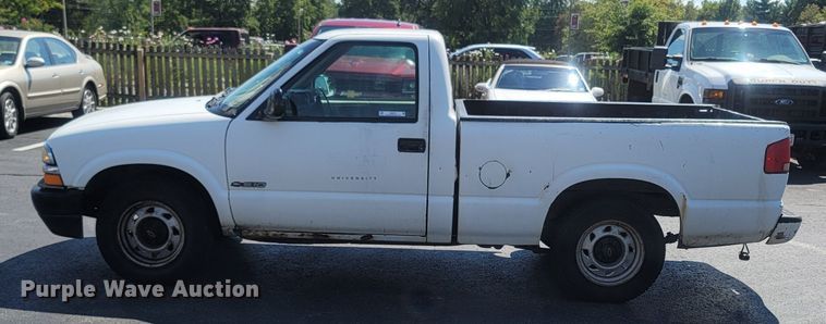 image for item LM9751 1998 Chevrolet S10  pickup truck