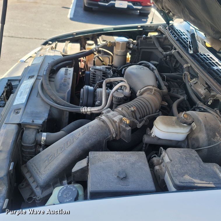 image for item LM9751 1998 Chevrolet S10  pickup truck