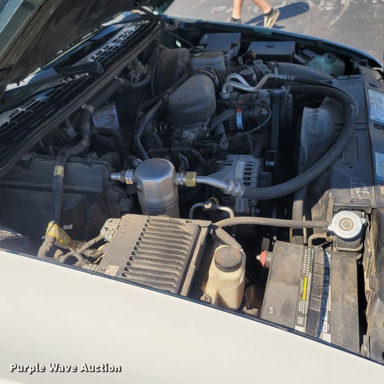 image for item LM9751 1998 Chevrolet S10  pickup truck