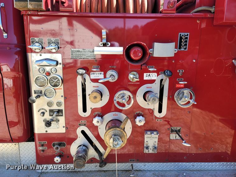 image for item LN9695 1962 Ford F950 Super Duty  pumper fire truck