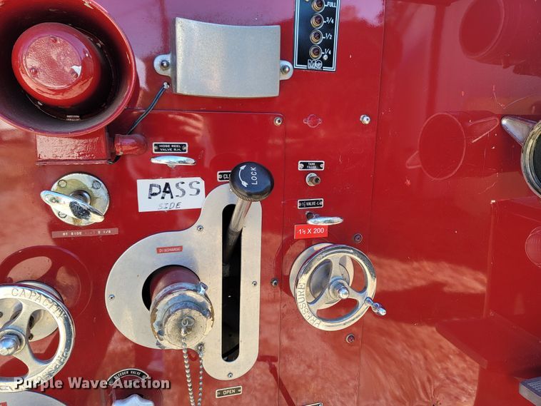 image for item LN9695 1962 Ford F950 Super Duty  pumper fire truck