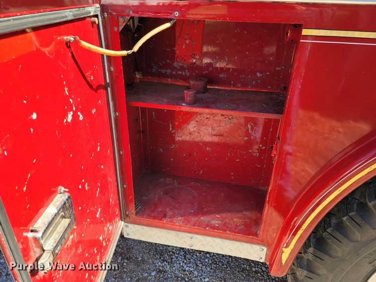 image for item LN9695 1962 Ford F950 Super Duty  pumper fire truck