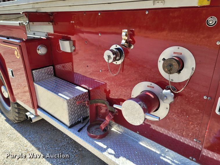 image for item LN9695 1962 Ford F950 Super Duty  pumper fire truck
