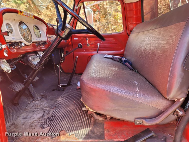 image for item LN9695 1962 Ford F950 Super Duty  pumper fire truck