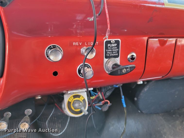 image for item LN9695 1962 Ford F950 Super Duty  pumper fire truck