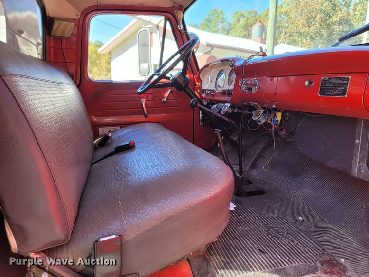 image for item LN9695 1962 Ford F950 Super Duty  pumper fire truck