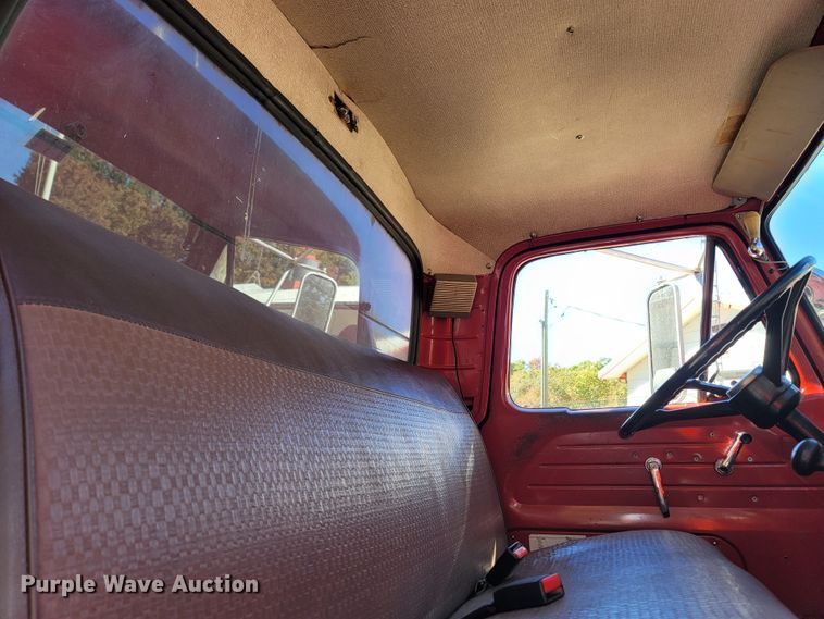image for item LN9695 1962 Ford F950 Super Duty  pumper fire truck