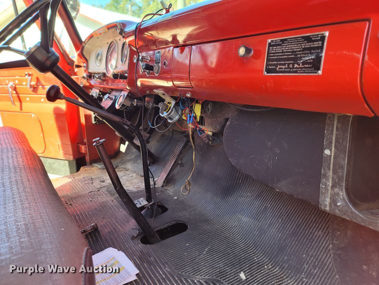 image for item LN9695 1962 Ford F950 Super Duty  pumper fire truck