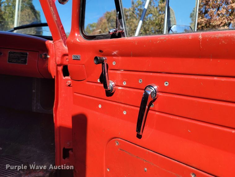 image for item LN9695 1962 Ford F950 Super Duty  pumper fire truck