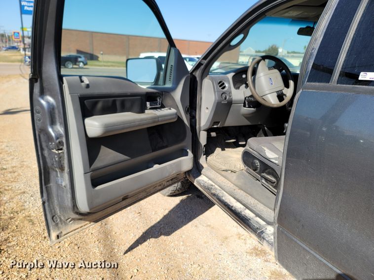 image for item LN9701 2004 Ford F150  SuperCab pickup truck