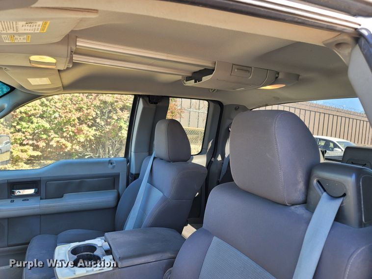 image for item LN9701 2004 Ford F150  SuperCab pickup truck