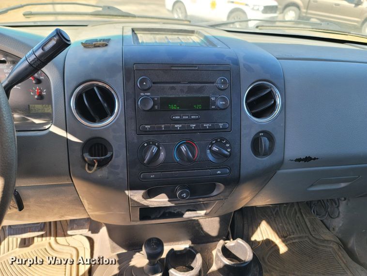 image for item LN9701 2004 Ford F150  SuperCab pickup truck