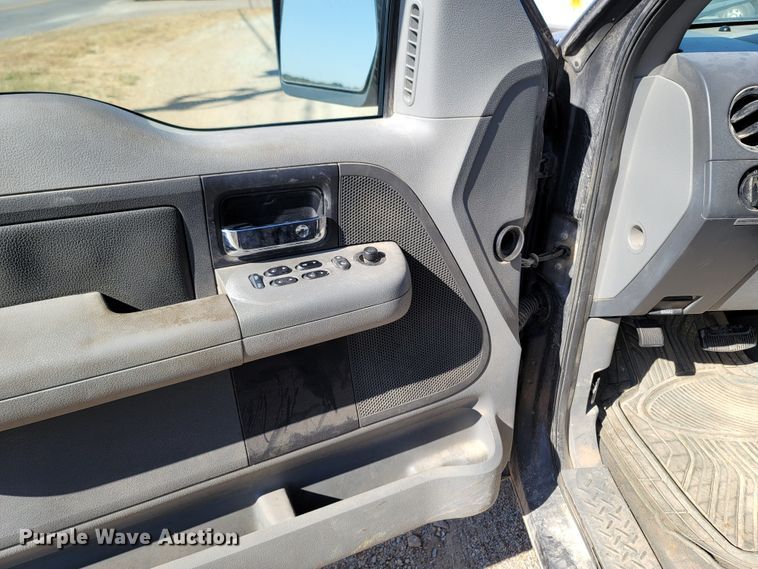 image for item LN9701 2004 Ford F150  SuperCab pickup truck