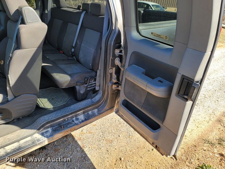 image for item LN9701 2004 Ford F150  SuperCab pickup truck