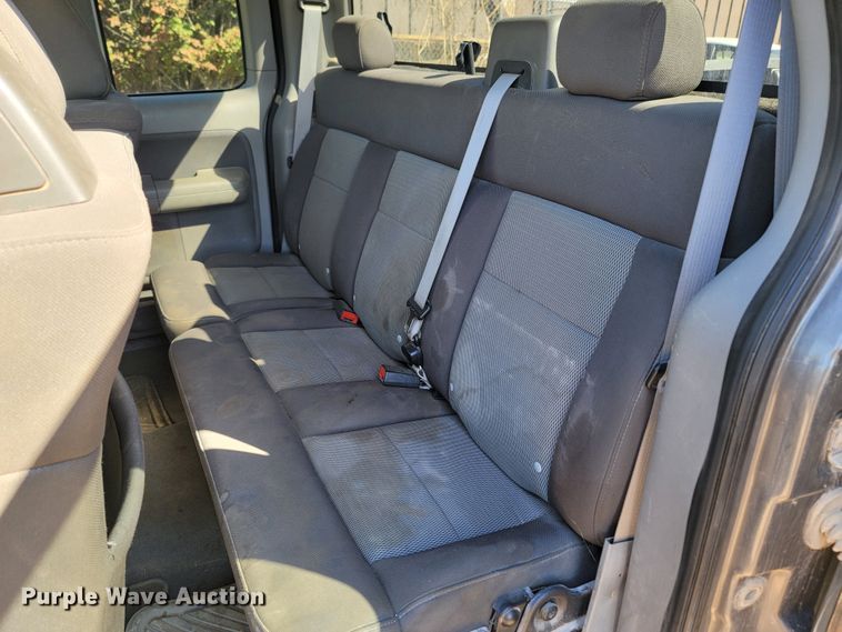 image for item LN9701 2004 Ford F150  SuperCab pickup truck