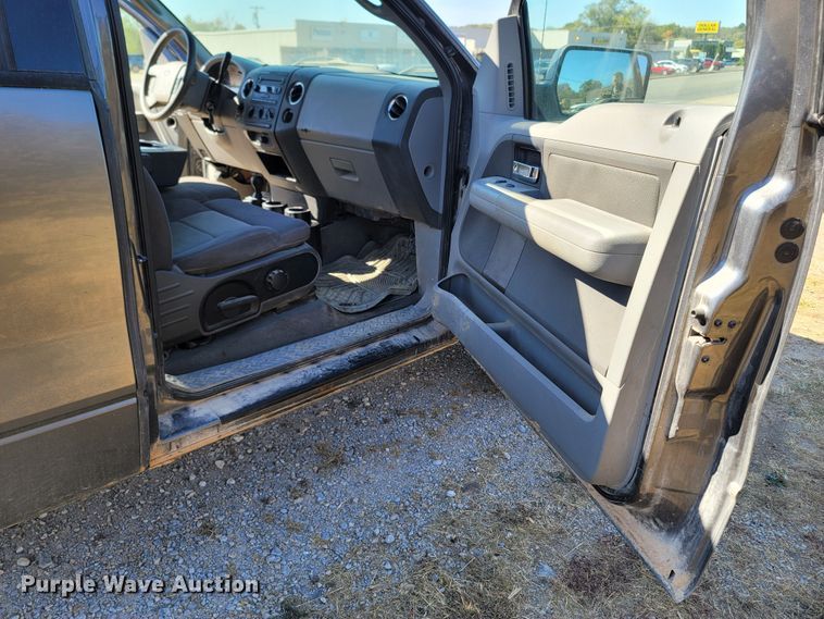 image for item LN9701 2004 Ford F150  SuperCab pickup truck