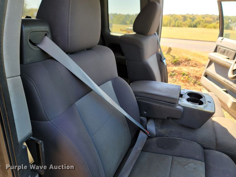 image for item LN9701 2004 Ford F150  SuperCab pickup truck