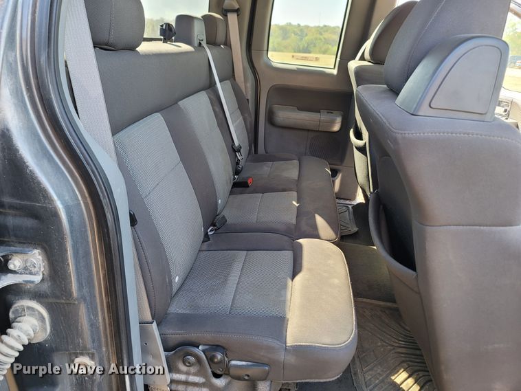 image for item LN9701 2004 Ford F150  SuperCab pickup truck