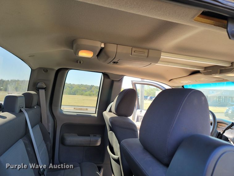 image for item LN9701 2004 Ford F150  SuperCab pickup truck