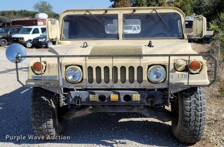 image for item LN9702 1986 Am General M998 Humvee  SUV