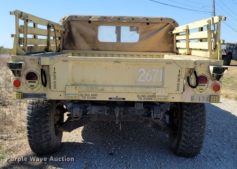 image for item LN9702 1986 Am General M998 Humvee  SUV