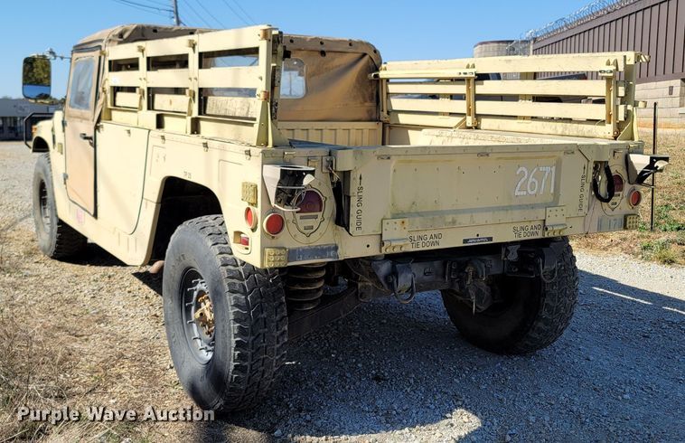 image for item LN9702 1986 Am General M998 Humvee  SUV