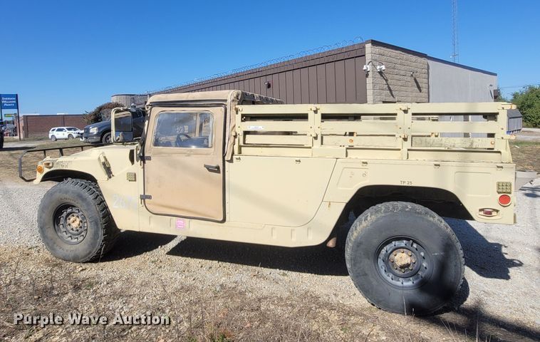 image for item LN9702 1986 Am General M998 Humvee  SUV
