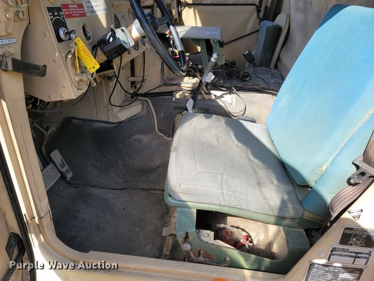 image for item LN9702 1986 Am General M998 Humvee  SUV